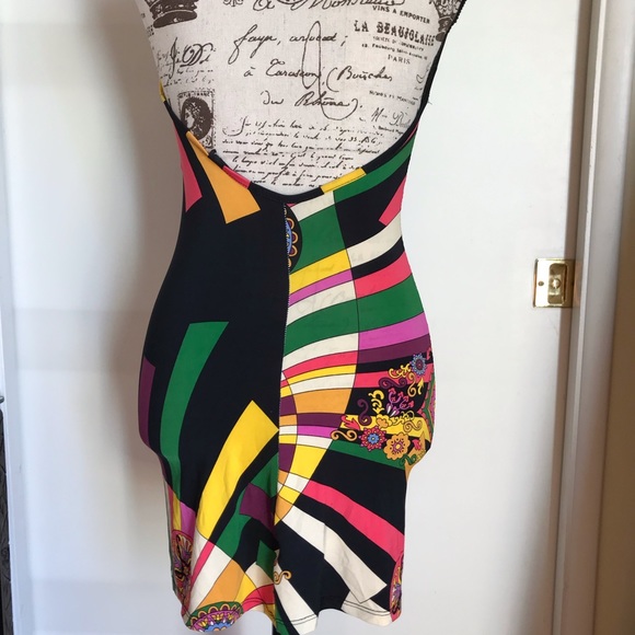 Halter dress - Picture 4 of 6